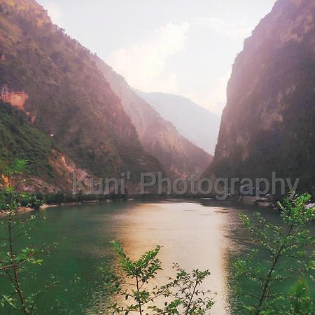 Tirthan Grand Riverside Banjār Dış mekan fotoğraf