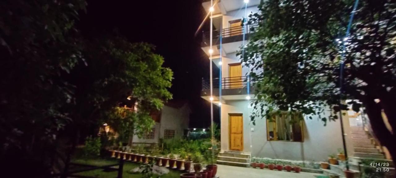 Tirthan Grand Riverside Banjār Dış mekan fotoğraf