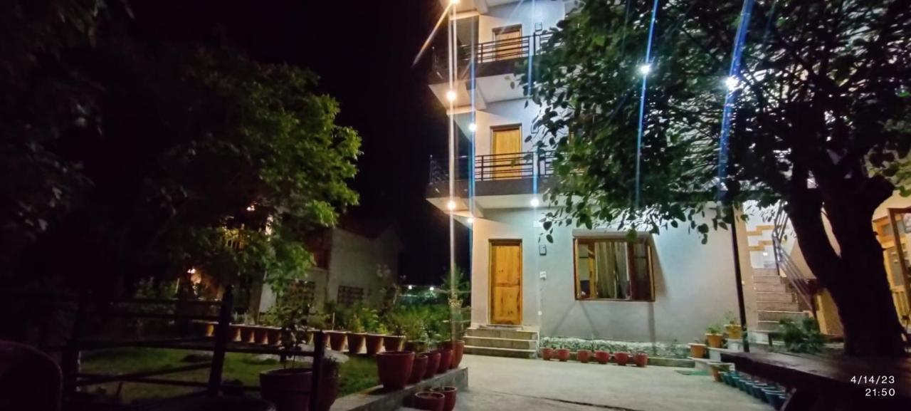 Tirthan Grand Riverside Banjār Dış mekan fotoğraf