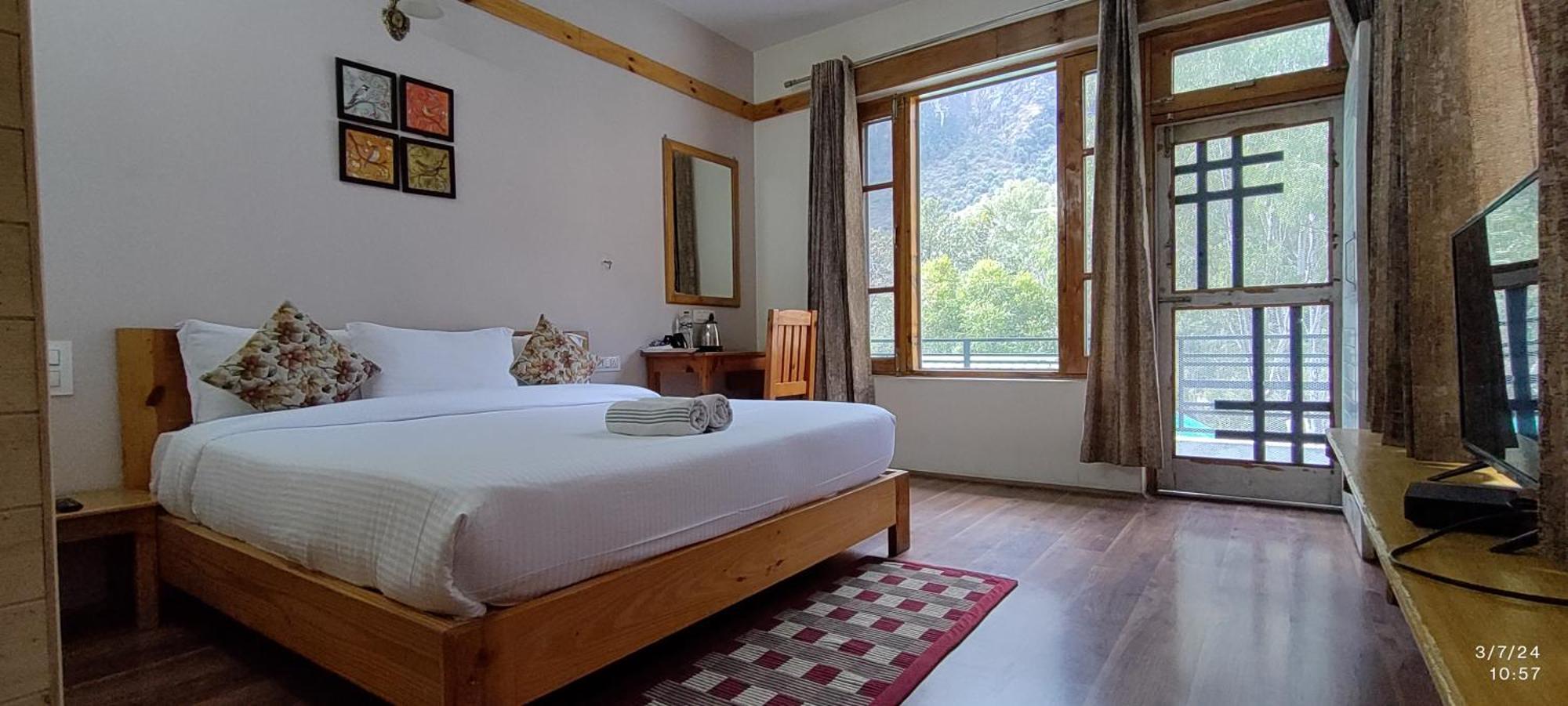 Tirthan Grand Riverside Banjār Dış mekan fotoğraf