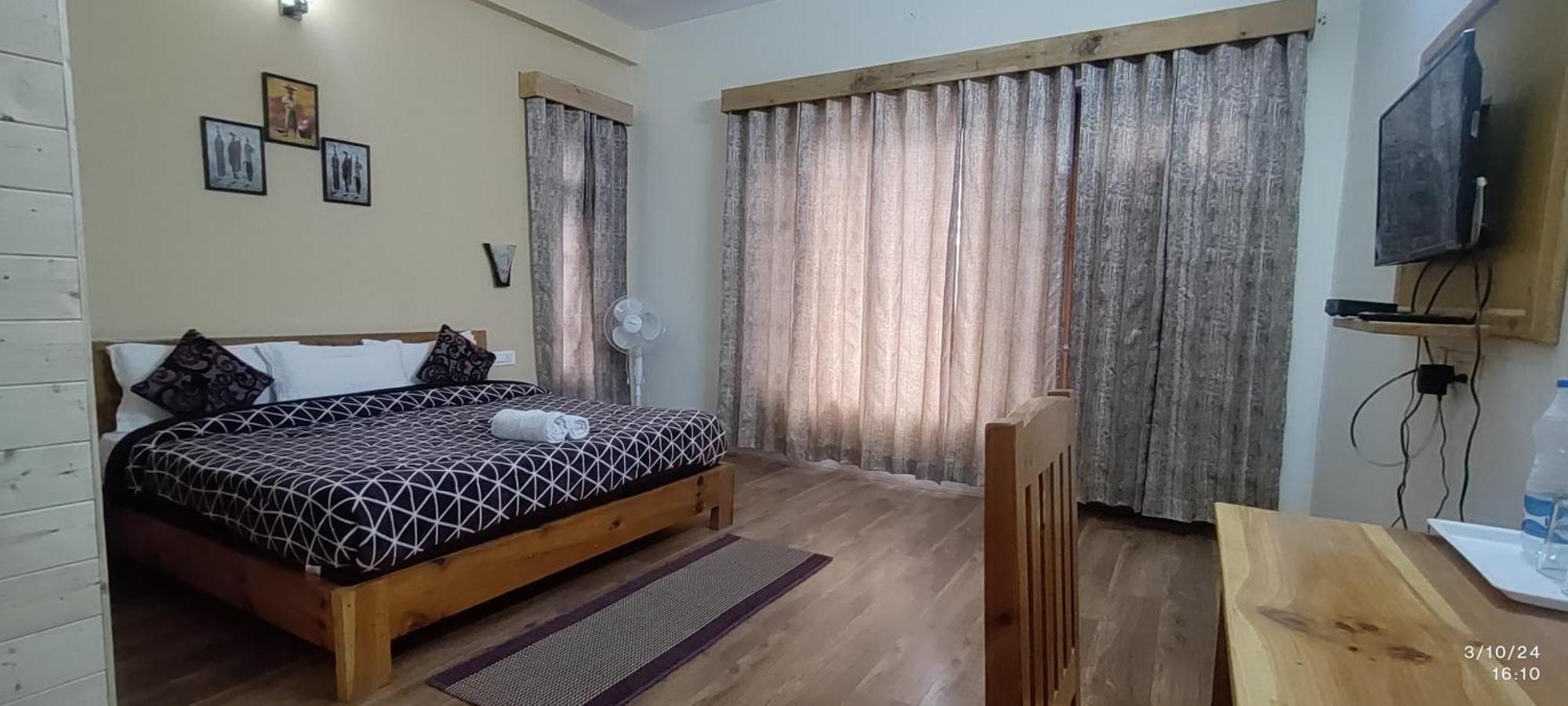 Tirthan Grand Riverside Banjār Dış mekan fotoğraf