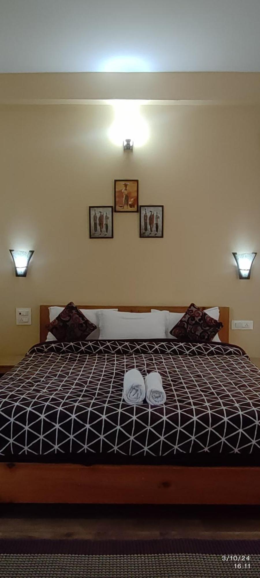 Tirthan Grand Riverside Banjār Dış mekan fotoğraf