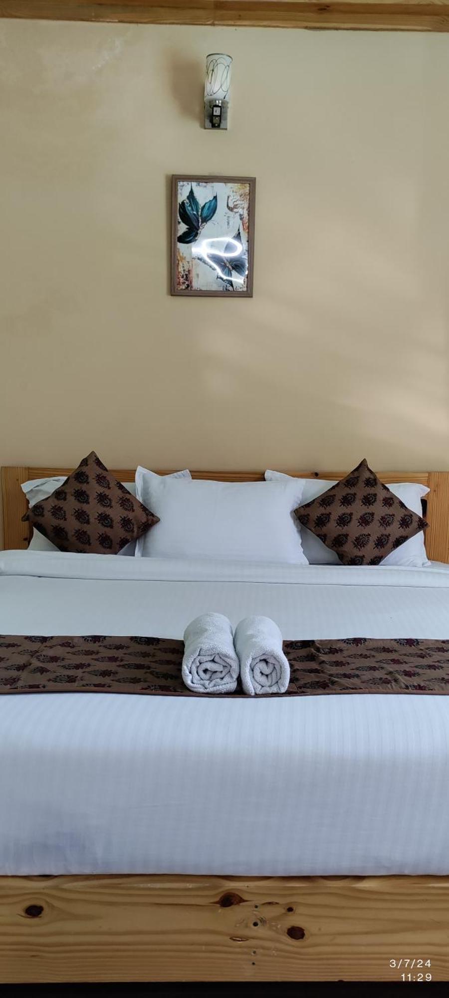 Tirthan Grand Riverside Banjār Dış mekan fotoğraf
