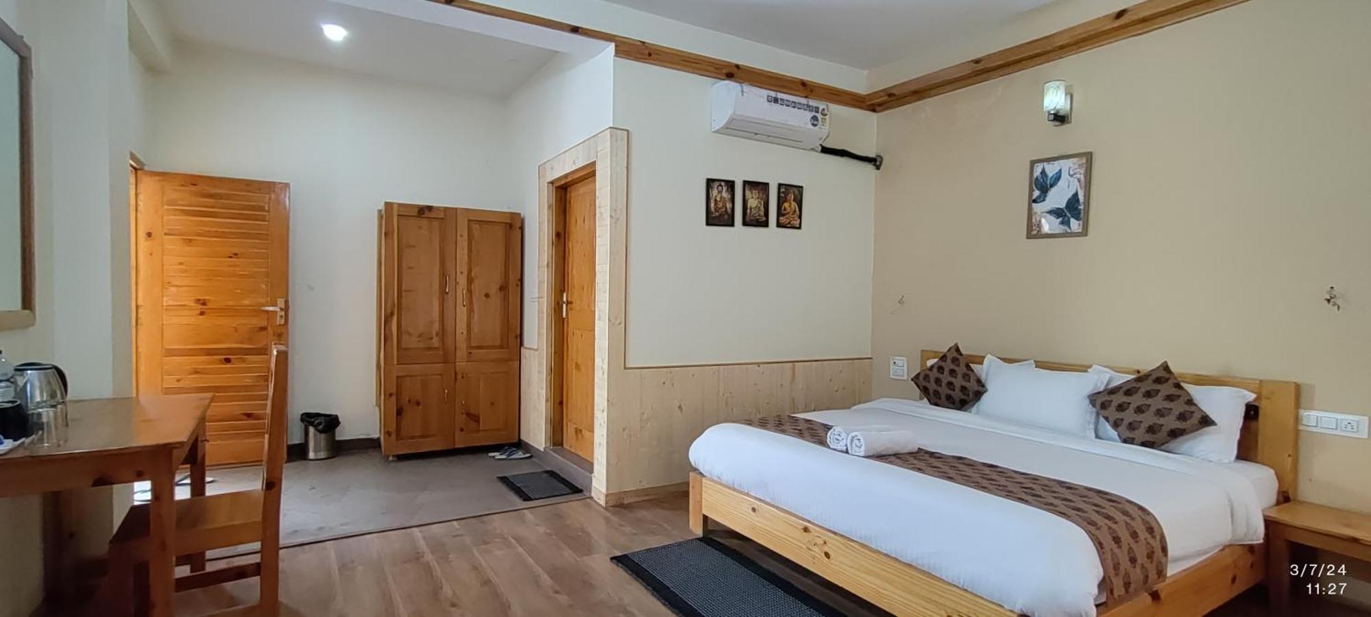 Tirthan Grand Riverside Banjār Dış mekan fotoğraf