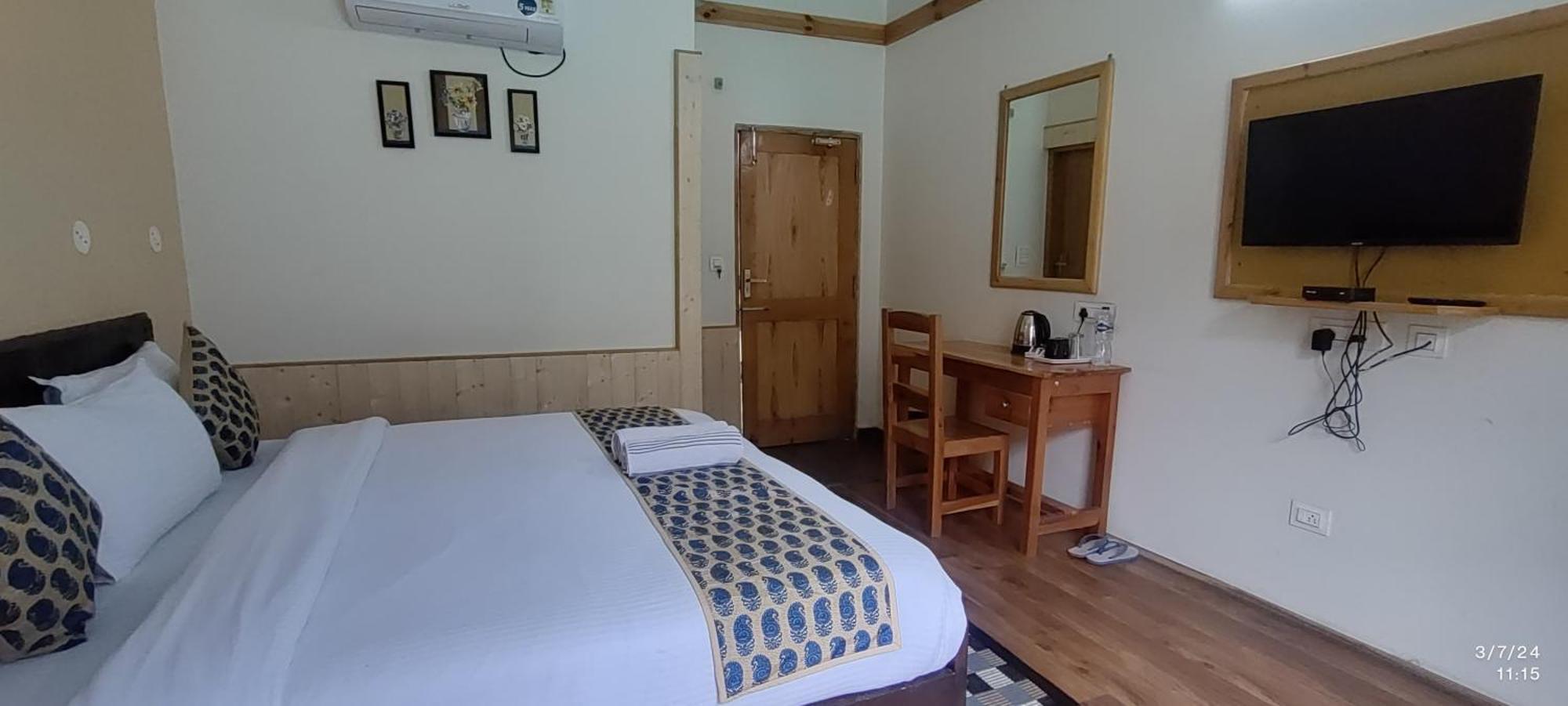 Tirthan Grand Riverside Banjār Dış mekan fotoğraf