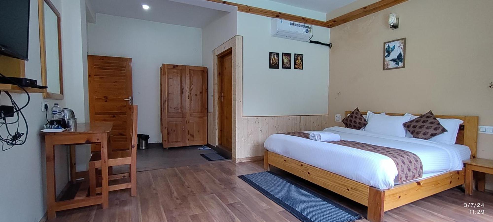 Tirthan Grand Riverside Banjār Dış mekan fotoğraf