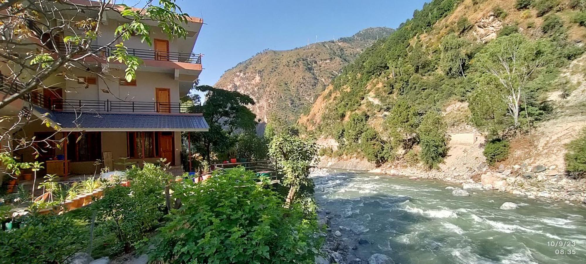 Tirthan Grand Riverside Banjār Dış mekan fotoğraf