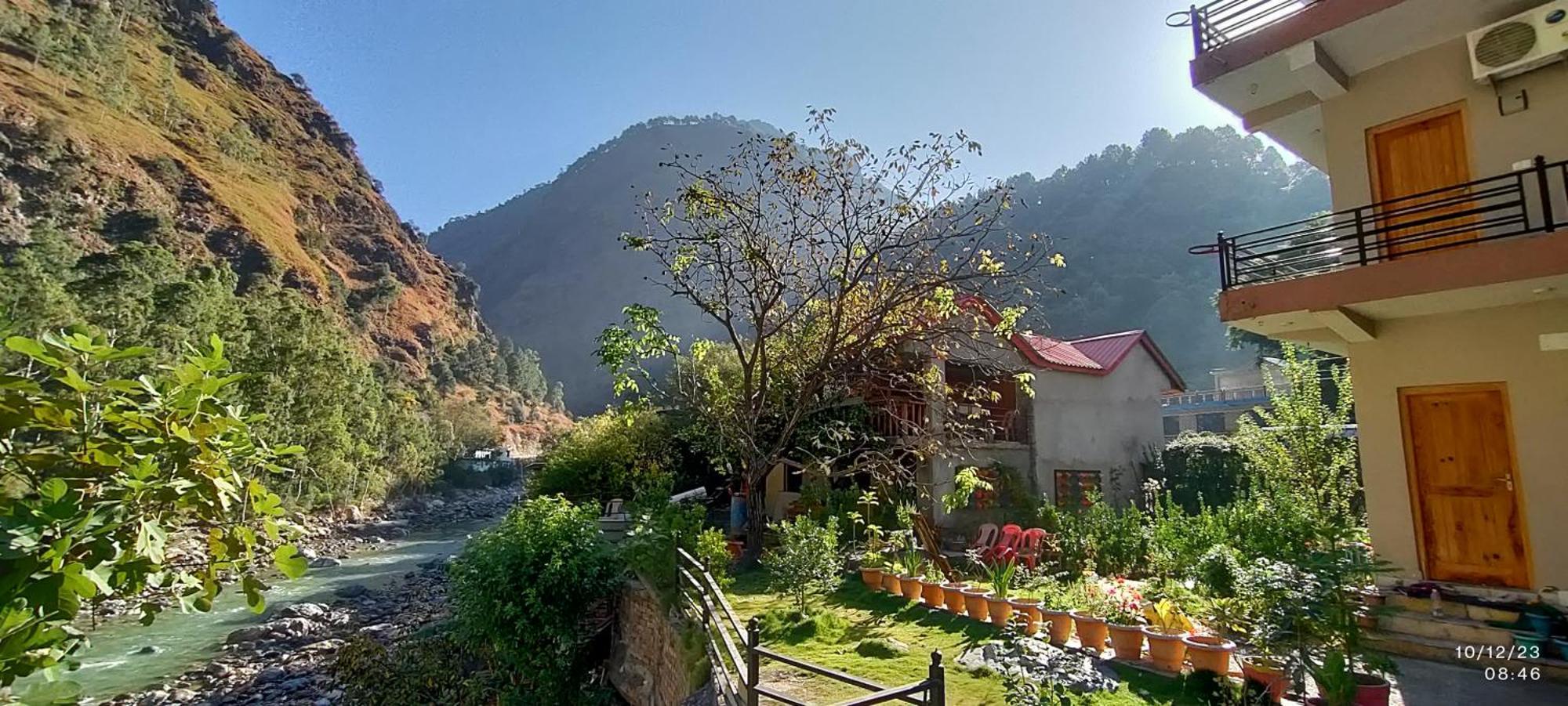 Tirthan Grand Riverside Banjār Dış mekan fotoğraf